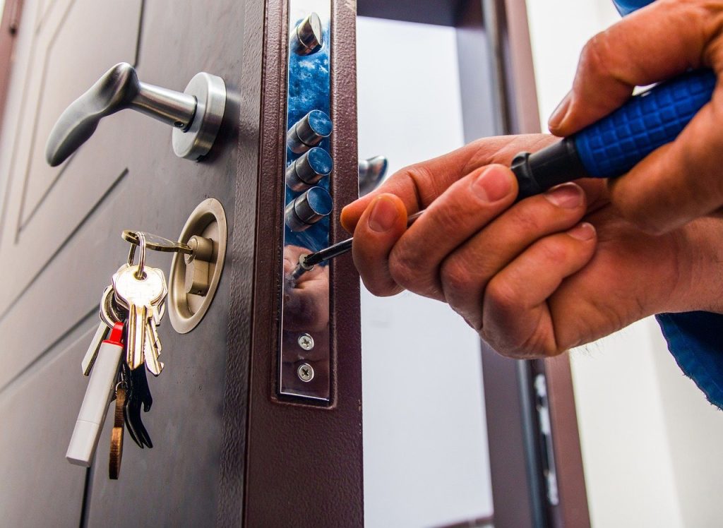 A key broken in lock W Locksmith